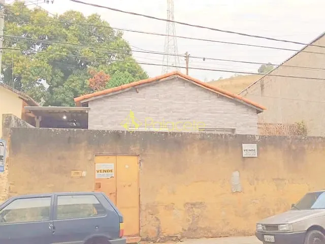 Casa com 364m² 3 quartos e 2 banheiros, à venda, no bairro Santa Rita em Aparecida