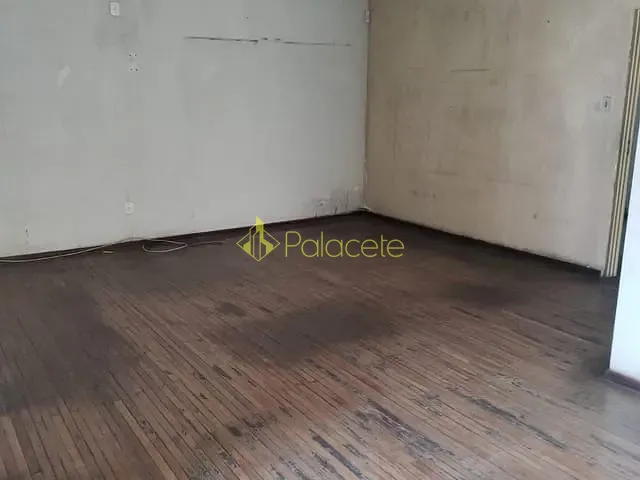 Casa com 230m² 5 quartos e 3 banheiros, à venda, no bairro Centro em Pindamonhangaba