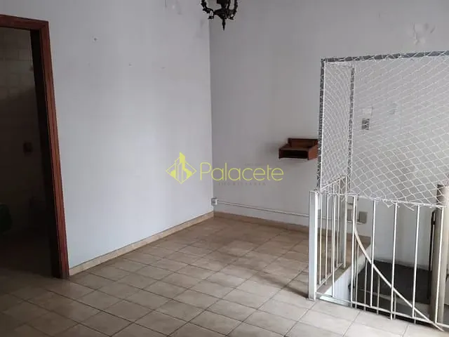 Casa com 230m² 5 quartos e 3 banheiros, à venda, no bairro Centro em Pindamonhangaba