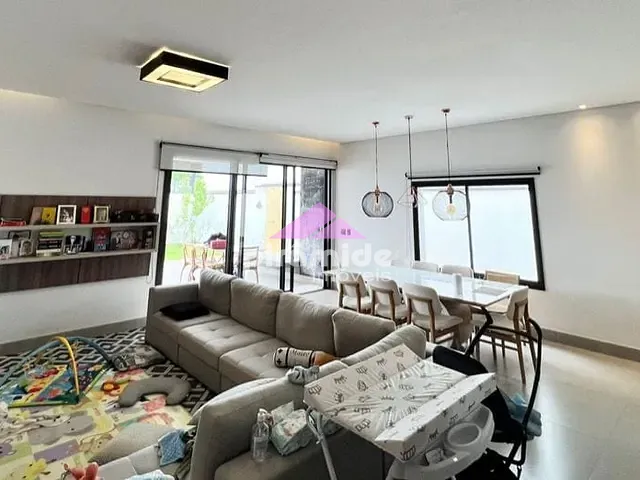 Casa com 450m² 3 quartos e 2 banheiros, à venda, no bairro Urbanova em São José dos Campos