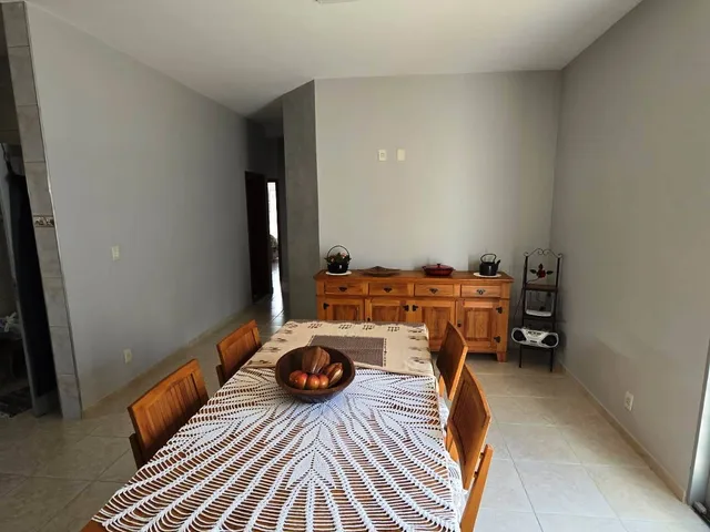 Casa com 300m² 2 quartos e 3 banheiros, à venda, no bairro Santana em Pindamonhangaba