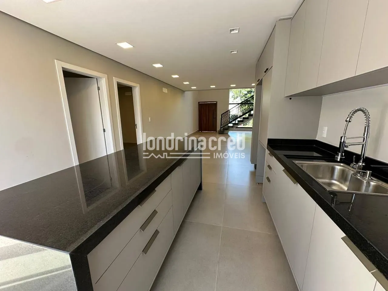 Casa, 4 quartos, 250 m² - Foto 13