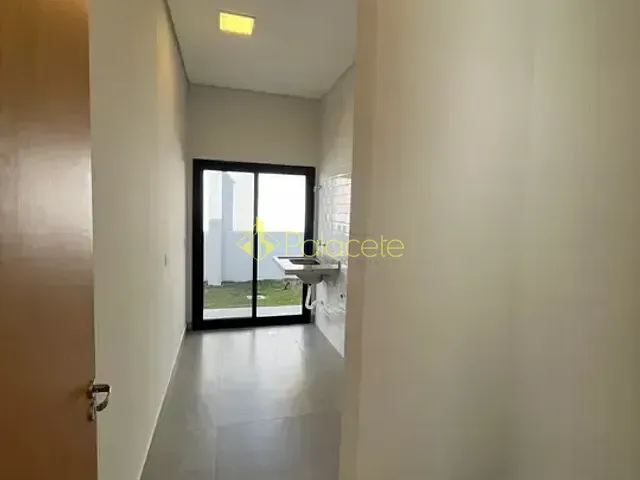Casa com 315m² 4 quartos e 4 banheiros, à venda, no bairro Loteamento Residencial Fazenda Casa Grande em Taubaté