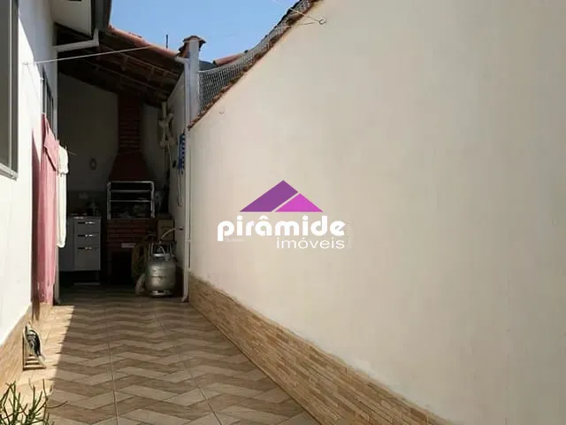 Casa com 80m² 2 quartos e 1 banheiro, à venda, no bairro Cidade Salvador em Jacareí