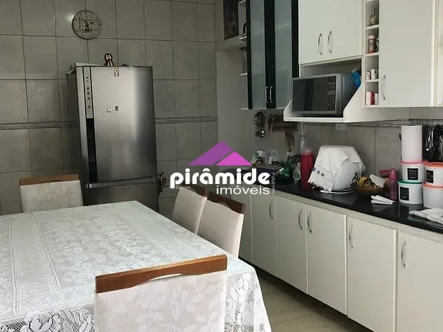 Casa com 80m² 2 quartos e 1 banheiro, à venda, no bairro Cidade Salvador em Jacareí