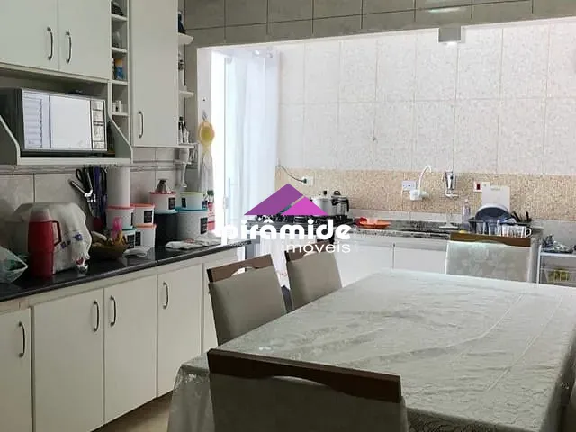 Casa com 80m² 2 quartos e 1 banheiro, à venda, no bairro Cidade Salvador em Jacareí