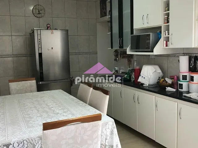 Casa com 80m² 2 quartos e 1 banheiro, à venda, no bairro Cidade Salvador em Jacareí