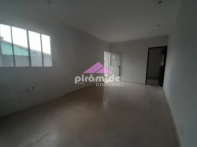 Casa com 150m² 2 quartos e 1 banheiro, à venda, no bairro Balneário Recanto do Sol em Caraguatatuba