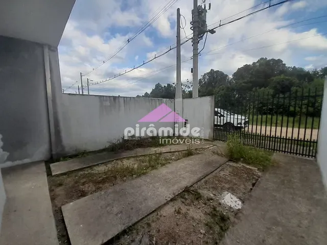 Casa com 150m² 2 quartos e 1 banheiro, à venda, no bairro Balneário Recanto do Sol em Caraguatatuba