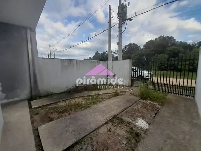 Casa com 150m² 2 quartos e 1 banheiro, à venda, no bairro Balneário Recanto do Sol em Caraguatatuba