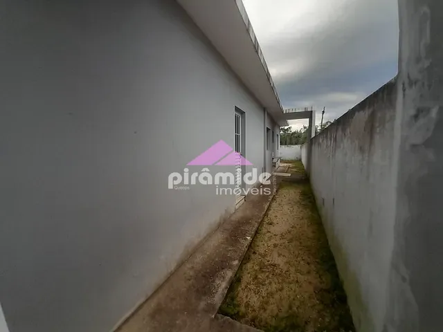 Casa com 150m² 2 quartos e 1 banheiro, à venda, no bairro Balneário Recanto do Sol em Caraguatatuba
