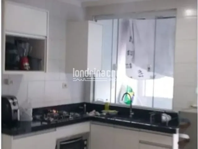 Casa com 265m² 3 quartos e 2 banheiros, à venda, no bairro Vila Larsen 1 em Londrina
