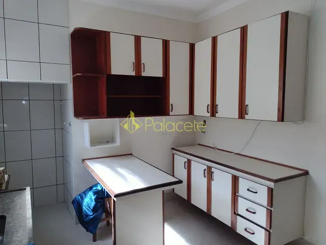 Casa com 250m² 3 quartos e 3 banheiros, à venda, no bairro Parque São Jorge em Taubaté