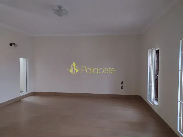 Casa com 250m² 3 quartos e 3 banheiros, à venda, no bairro Parque São Jorge em Taubaté