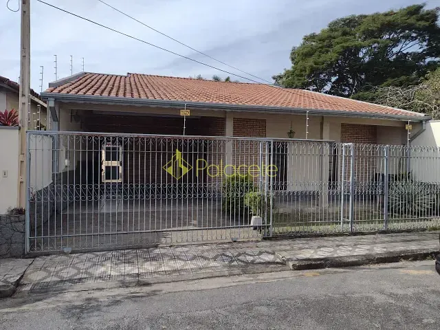 Casa com 250m² 3 quartos e 3 banheiros, à venda, no bairro Parque São Jorge em Taubaté