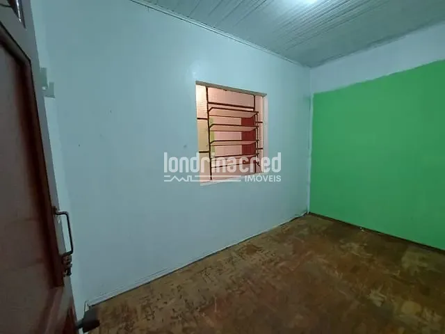 Casa com 200m² 3 quartos e 2 banheiros, à venda, no bairro Aquilles Sthengel em Londrina
