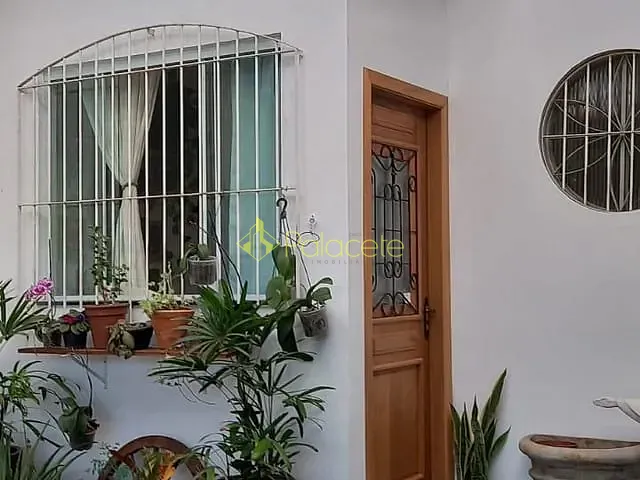 Casa com 137m² 2 quartos e 2 banheiros, à venda, no bairro Vila Naly em Caçapava