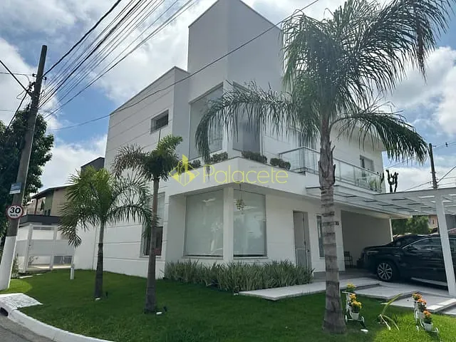 Casa 3 quartos e 4 banheiros, à venda, no bairro Tremembe em Tremembé