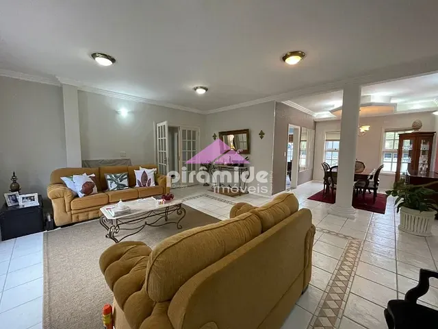 Casa com 492m² 4 quartos e 3 banheiros, à venda, no bairro Urbanova em São José dos Campos