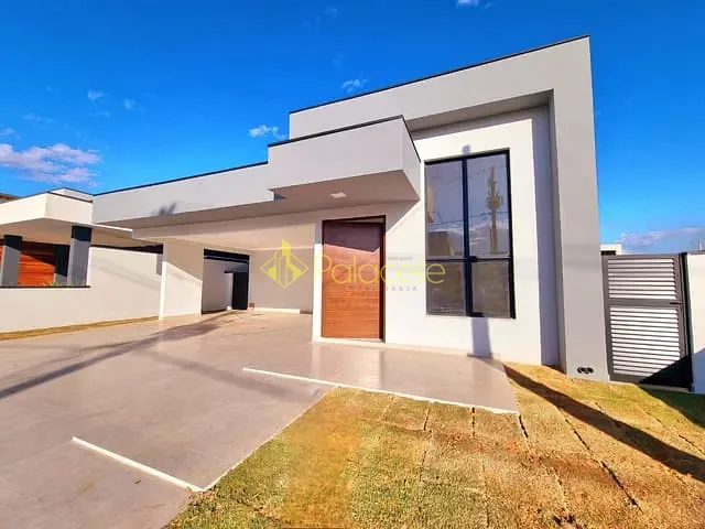 Casa com 420m² 3 quartos e 1 banheiro, à venda, no bairro Parque das Nações em Pindamonhangaba