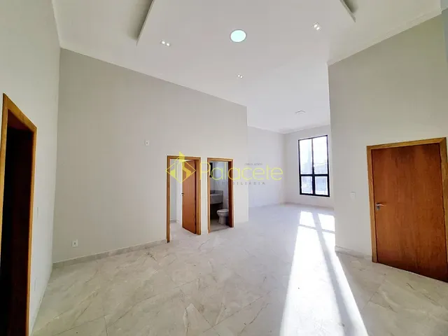 Casa com 420m² 3 quartos e 1 banheiro, à venda, no bairro Parque das Nações em Pindamonhangaba