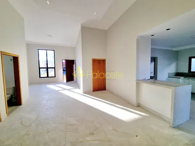 Casa com 420m² 3 quartos e 1 banheiro, à venda, no bairro Parque das Nações em Pindamonhangaba