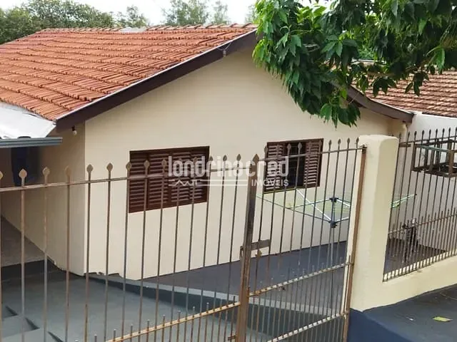 Casa com 250m² 2 quartos e 1 banheiro, à venda, no bairro Parque Residencial Cambé em Cambé