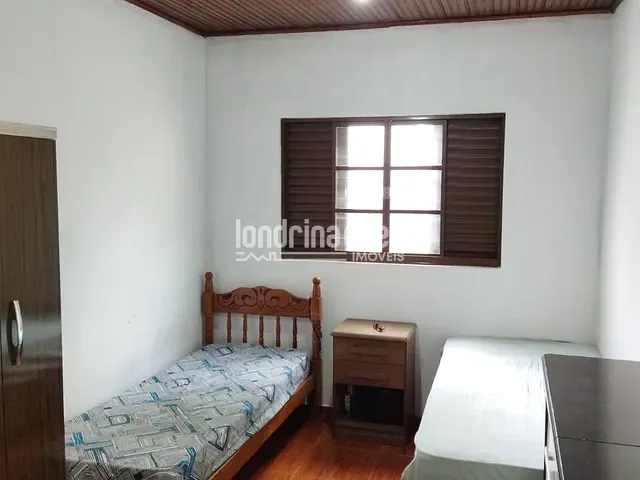 Casa com 250m² 2 quartos e 1 banheiro, à venda, no bairro Parque Residencial Cambé em Cambé