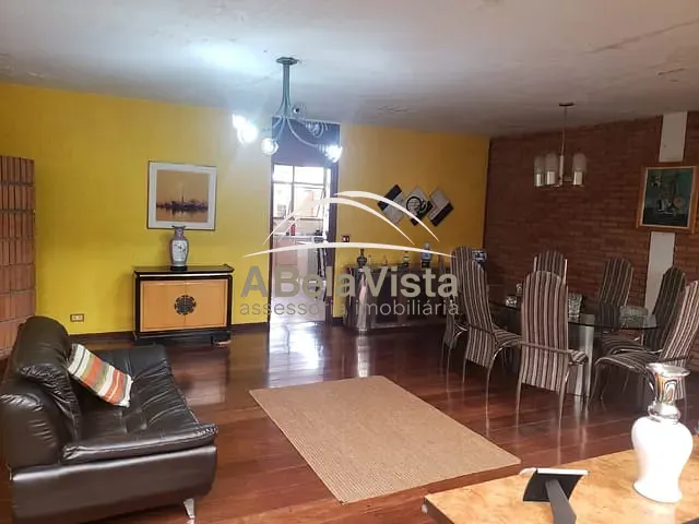 Casa com 300m² 3 quartos e 3 banheiros, à venda, no bairro Centro em Osasco