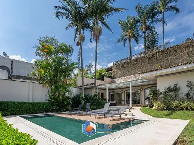 Casa com 1600m² 4 quartos e 6 banheiros, à venda, no bairro Jardim Leonor em São Paulo