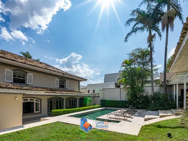 Casa com 1600m² 4 quartos e 6 banheiros, à venda, no bairro Jardim Leonor em São Paulo