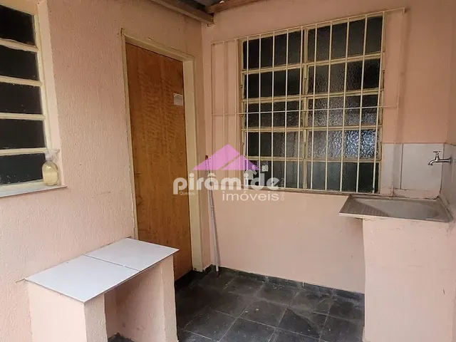 Casa com 48m² 1 quarto e 1 banheiro, para alugar, no bairro Jardim Maringá em São José dos Campos