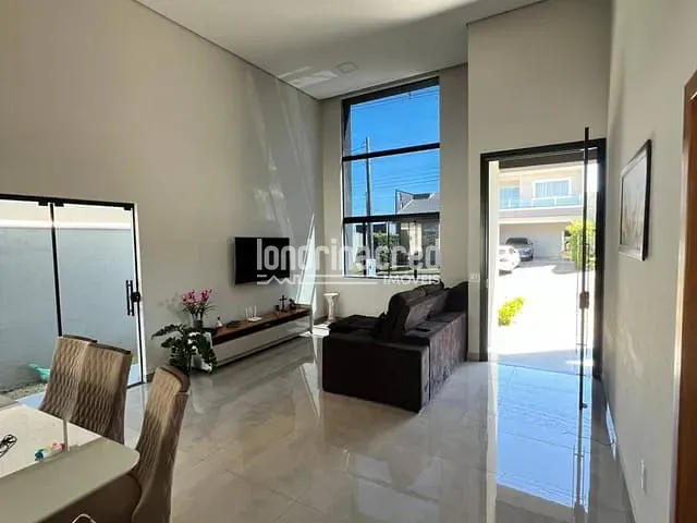Casa com 312m² 3 quartos e 3 banheiros, à venda, no bairro Condomínio Santa Regina em Londrina