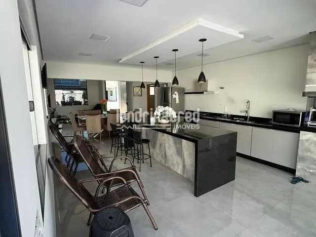 Casa com 312m² 3 quartos e 3 banheiros, à venda, no bairro Condomínio Santa Regina em Londrina