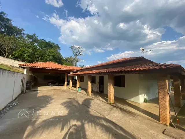 Casa com 2113m² 4 quartos e 5 banheiros, à venda, no bairro Sapé I em Caçapava