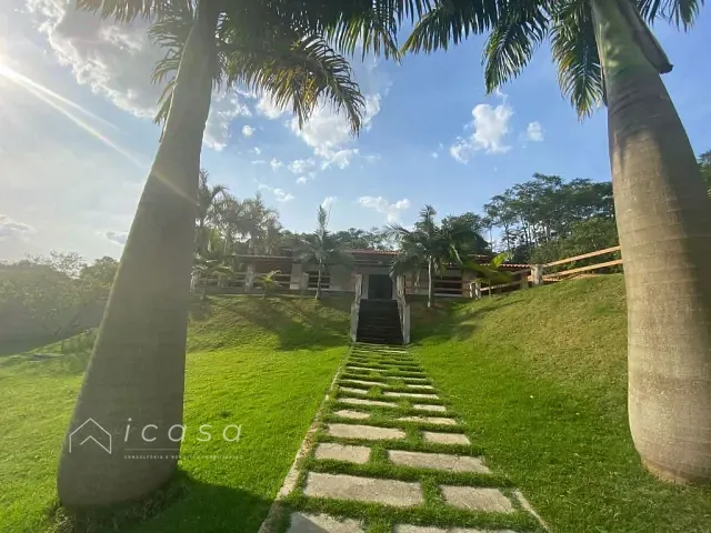 Casa com 2113m² 4 quartos e 5 banheiros, à venda, no bairro Sapé I em Caçapava