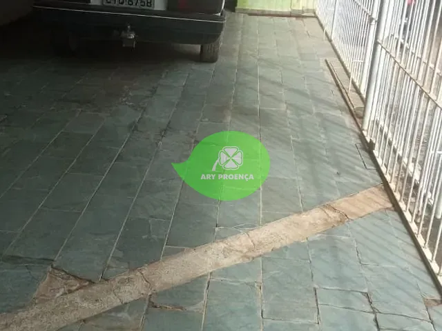 Casa com 300m² 3 quartos e 1 banheiro, à venda, no bairro Vila Helena em Sorocaba