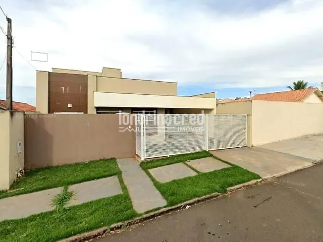 Casa com 225m² 3 quartos e 2 banheiros, à venda, no bairro Jardim Santa Mônica em Cambé