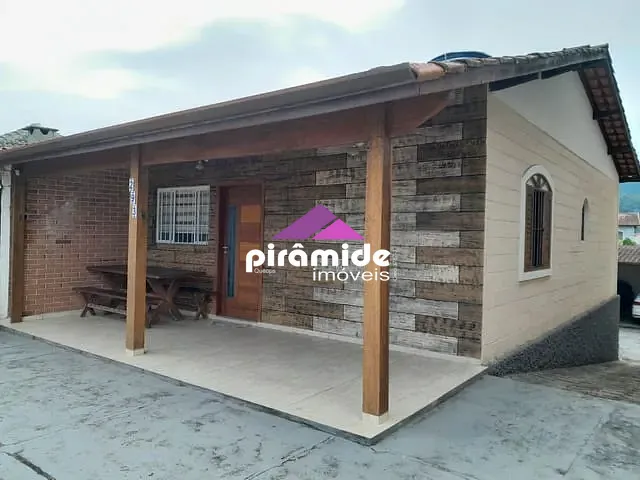 Casa com 300m² 3 quartos e 3 banheiros, à venda, no bairro Massaguaçu em Caraguatatuba