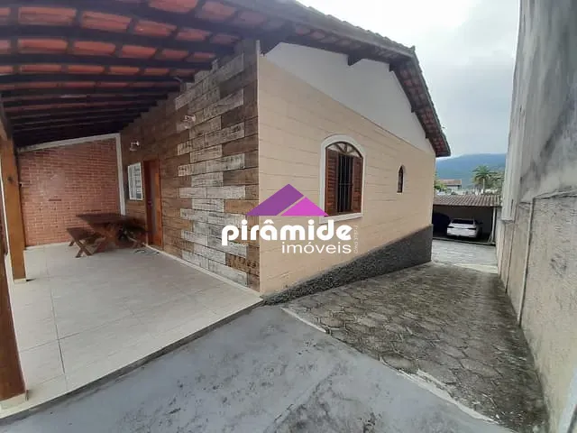 Casa com 300m² 3 quartos e 3 banheiros, à venda, no bairro Massaguaçu em Caraguatatuba
