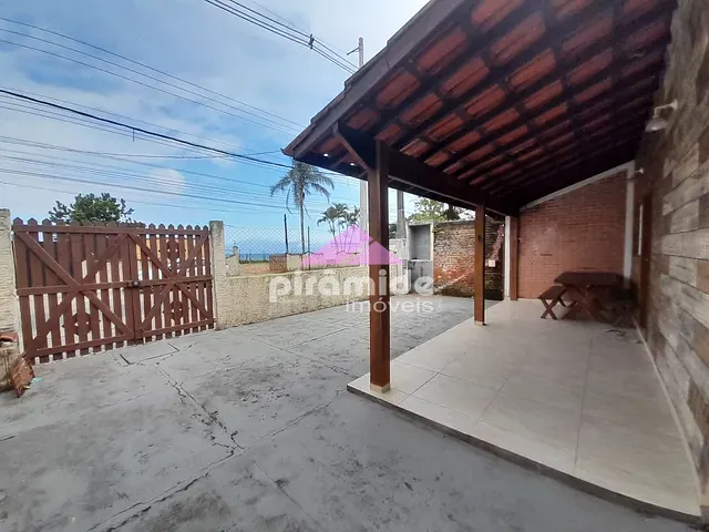 Casa com 300m² 3 quartos e 3 banheiros, à venda, no bairro Massaguaçu em Caraguatatuba