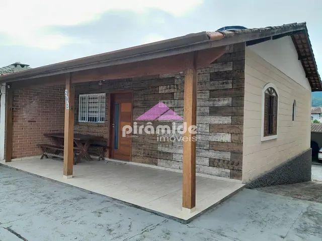 Casa com 300m² 3 quartos e 3 banheiros, à venda, no bairro Massaguaçu em Caraguatatuba