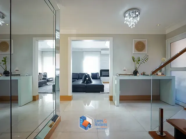 Casa com 640m² 4 quartos e 4 banheiros, à venda, no bairro Interlagos em São Paulo