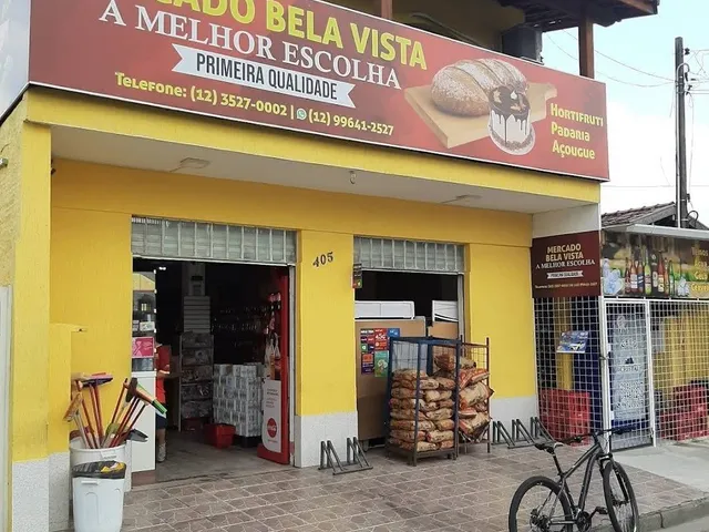 Casa com 300m², à venda, no bairro Bela Vista em Pindamonhangaba