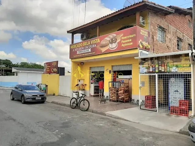 Casa com 300m², à venda, no bairro Bela Vista em Pindamonhangaba