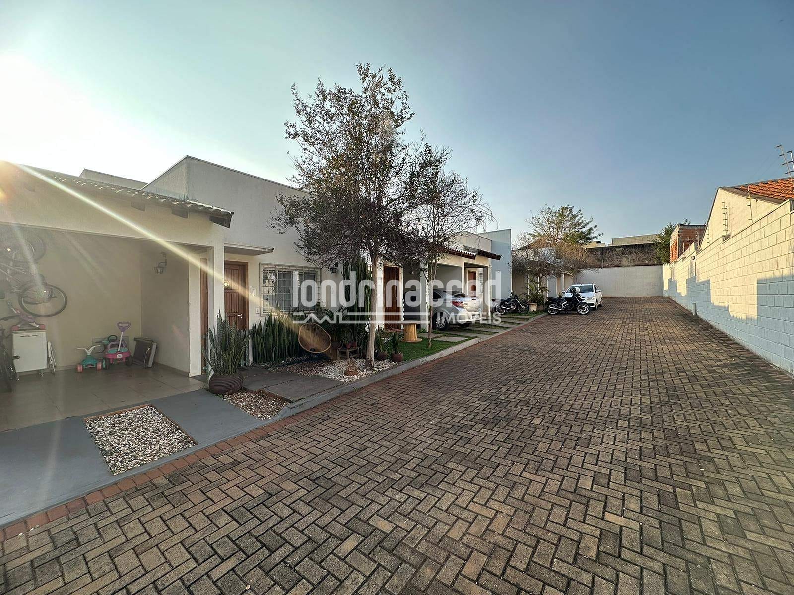 Casa, 3 quartos, 74 m² - Foto 1