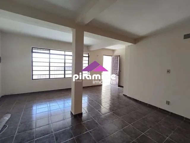 Casa com 300m² 3 quartos e 2 banheiros, à venda, no bairro Jardim Souto em São José dos Campos