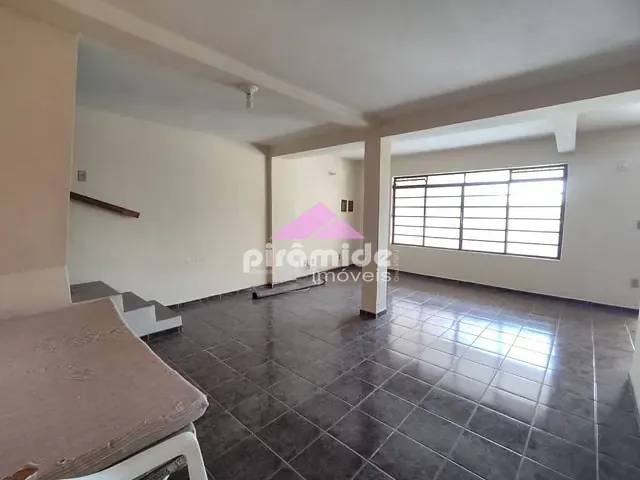 Casa com 300m² 3 quartos e 2 banheiros, à venda, no bairro Jardim Souto em São José dos Campos
