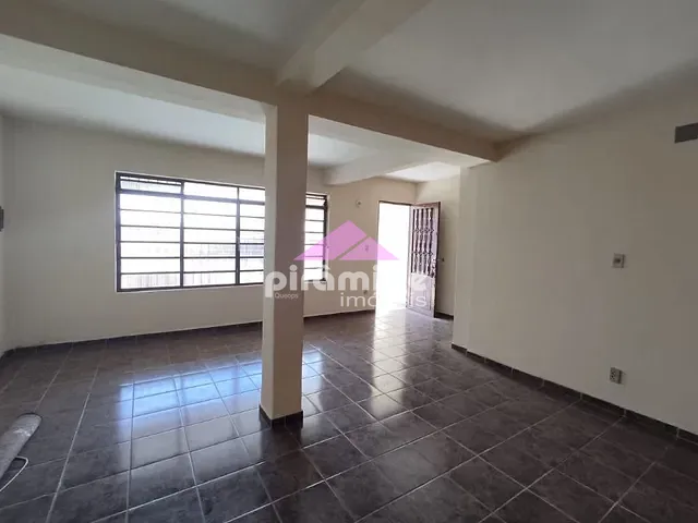 Casa com 300m² 3 quartos e 2 banheiros, à venda, no bairro Jardim Souto em São José dos Campos