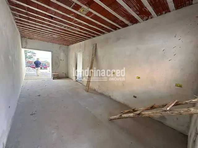 Casa com 126m² 2 quartos e 2 banheiros, à venda, no bairro Jardim Vitória em Cambé